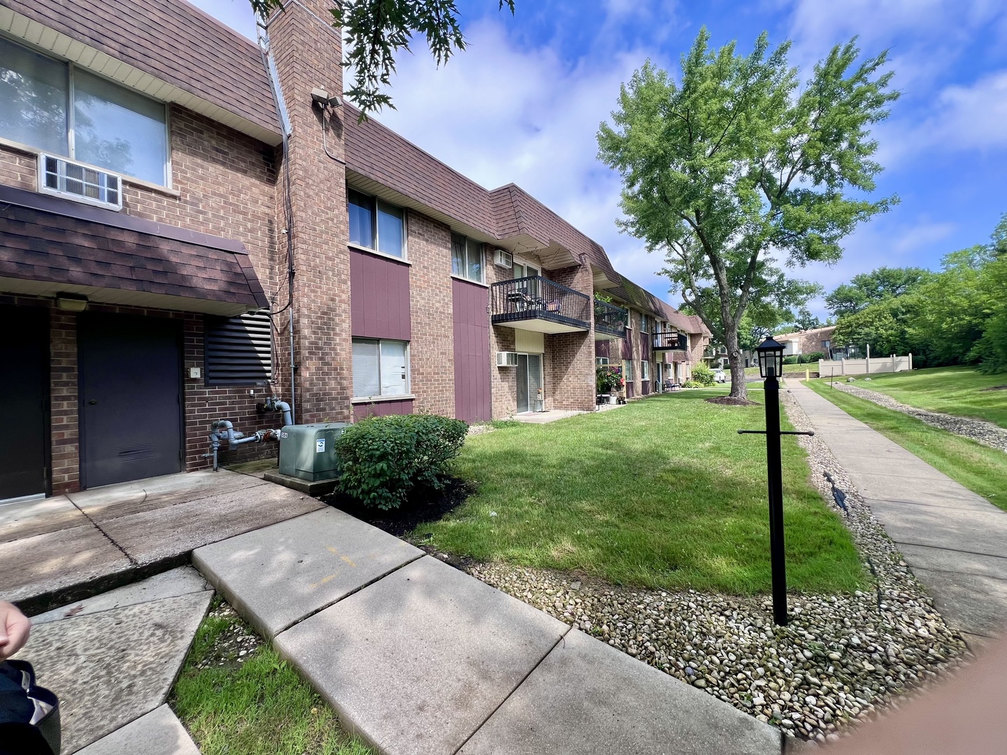 3415 83rd Street Unit: E16