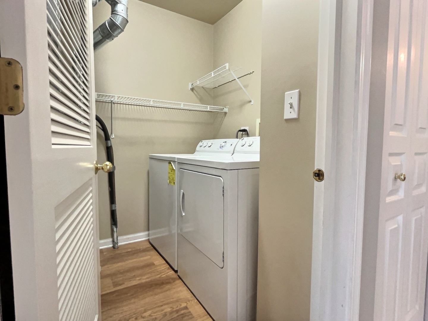 3142 Bromley Lane