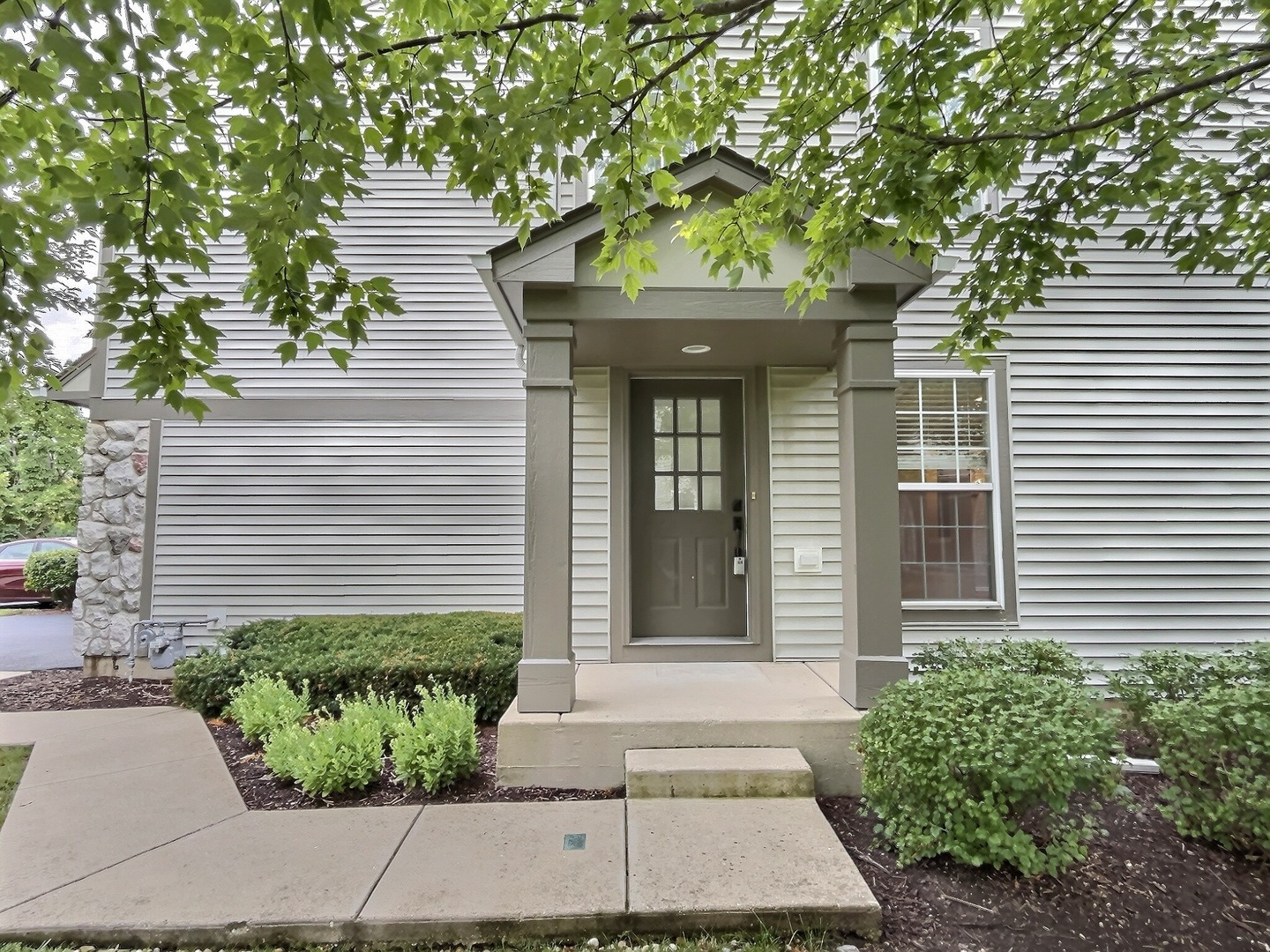 3142 Bromley Lane