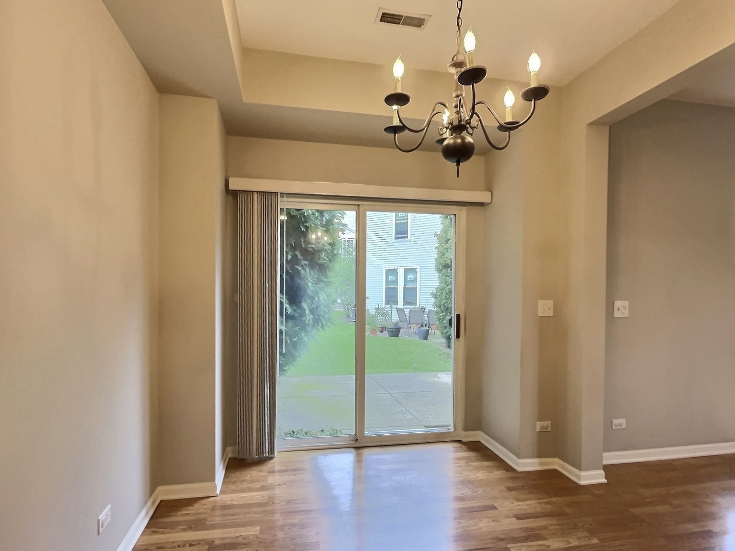 3142 Bromley Lane
