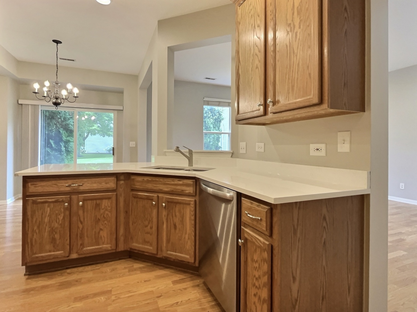 3142 Bromley Lane