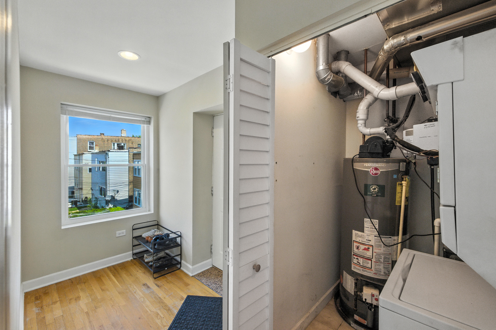 3708 W Ainslie Street Unit: 2
