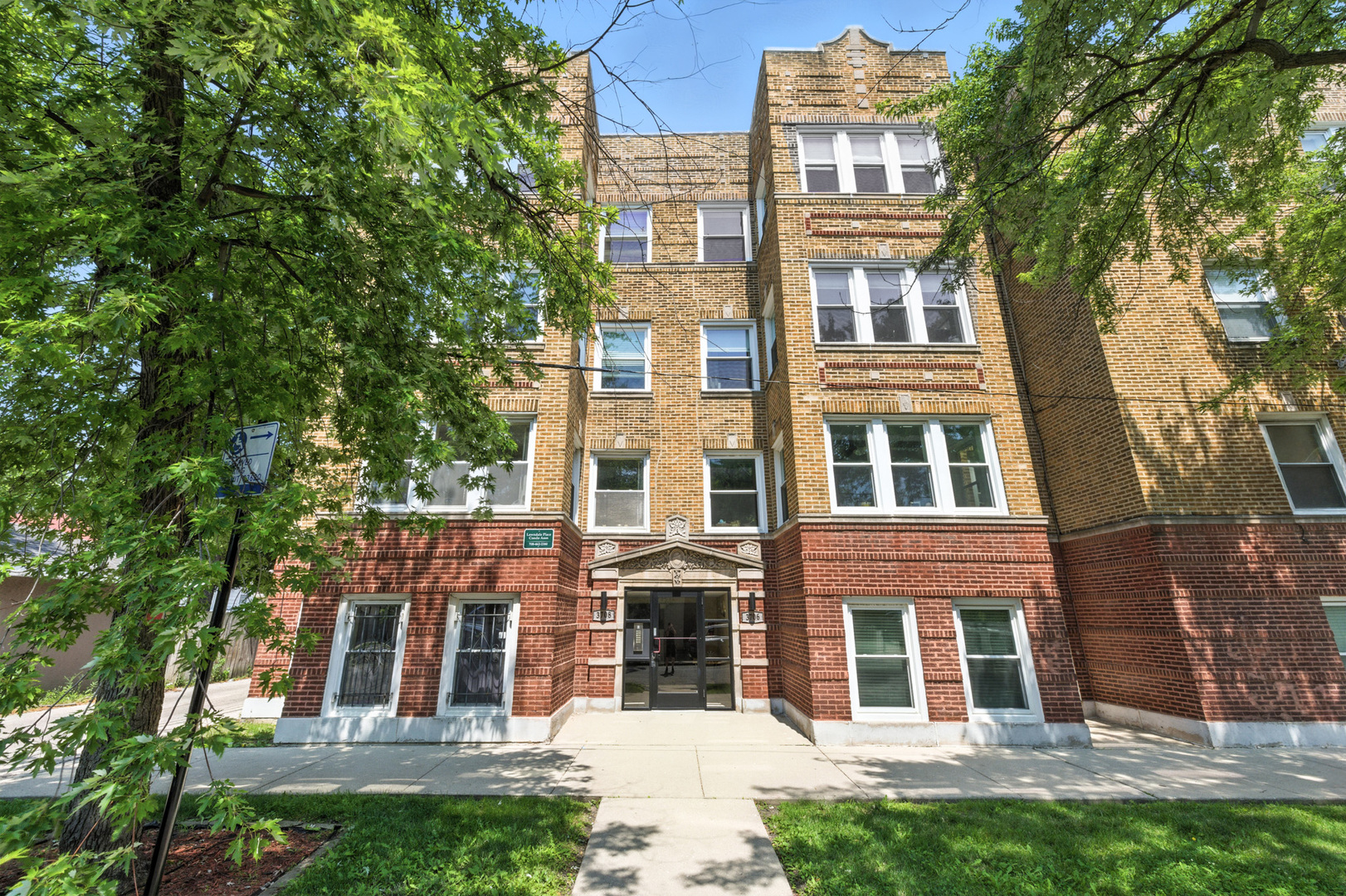 3708 W Ainslie Street Unit: 2