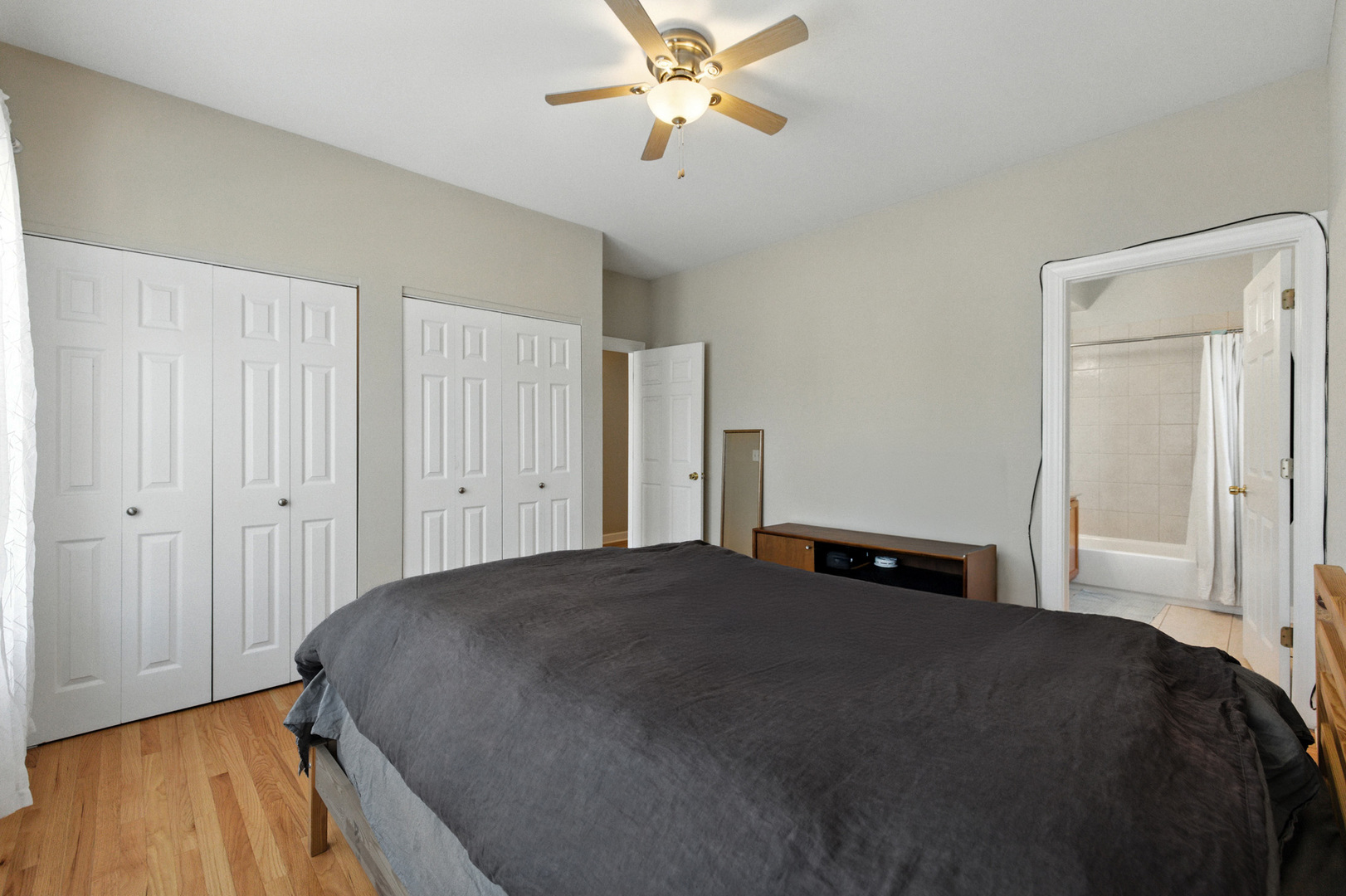 3708 W Ainslie Street Unit: 2