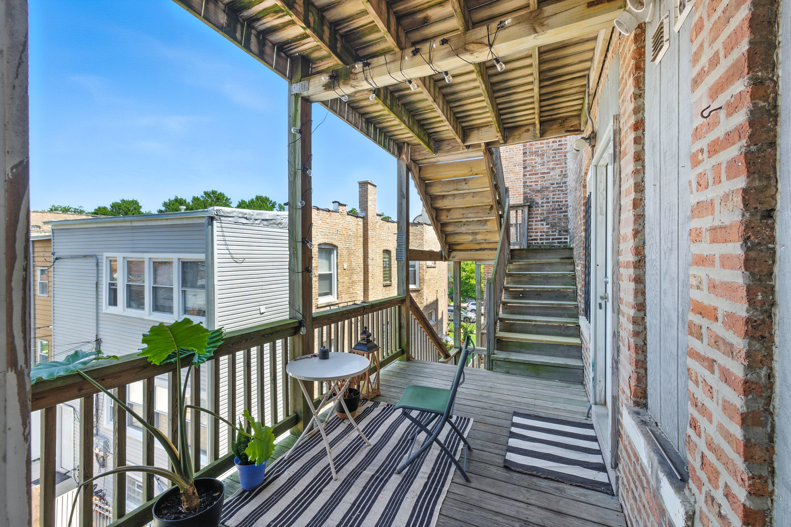3708 W Ainslie Street Unit: 2