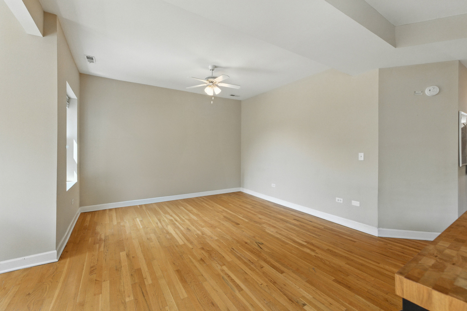 3708 W Ainslie Street Unit: 2