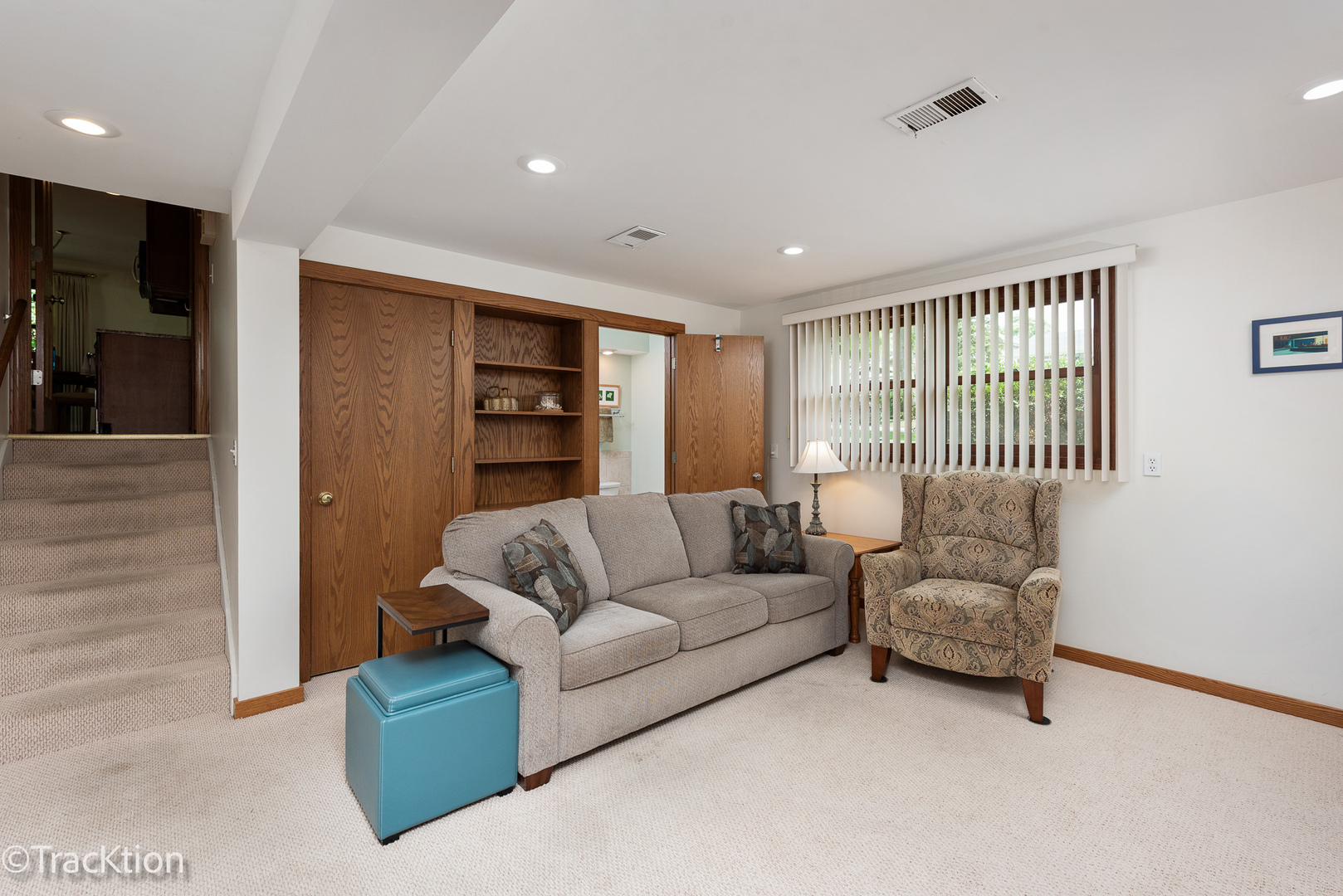138 W Chicago Avenue