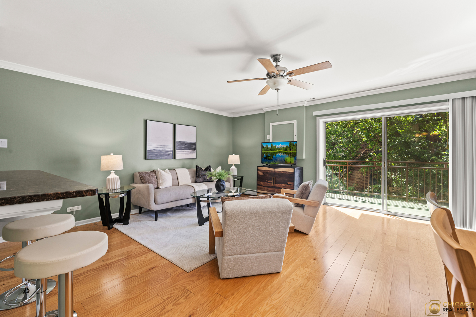4900 Forest Avenue Unit: 205