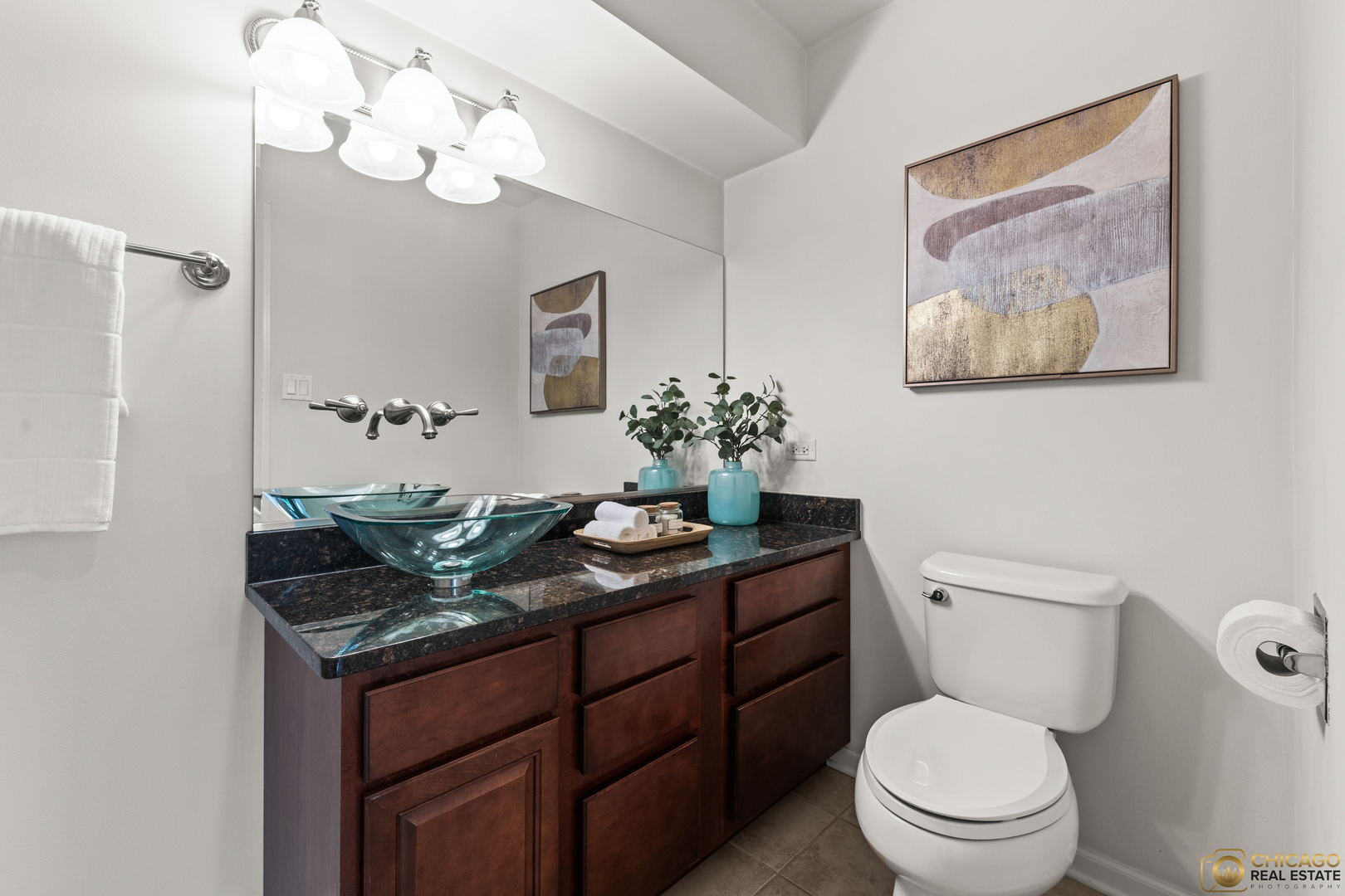 4900 Forest Avenue Unit: 205