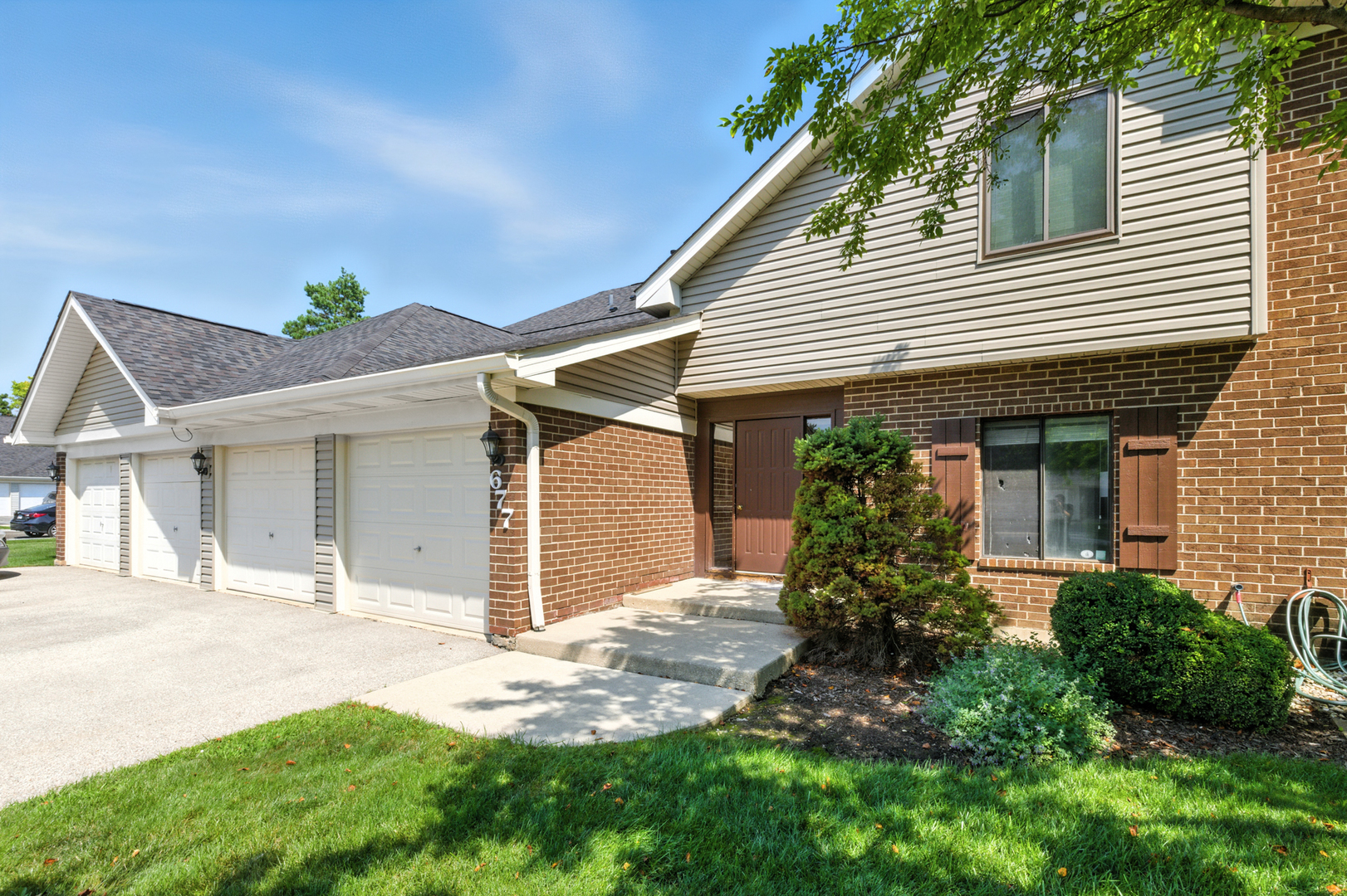 677 Cross Creek Drive Unit: AA