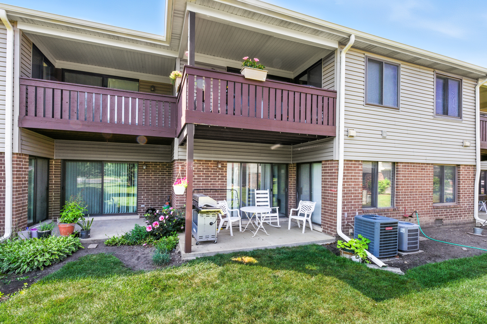 677 Cross Creek Drive Unit: AA
