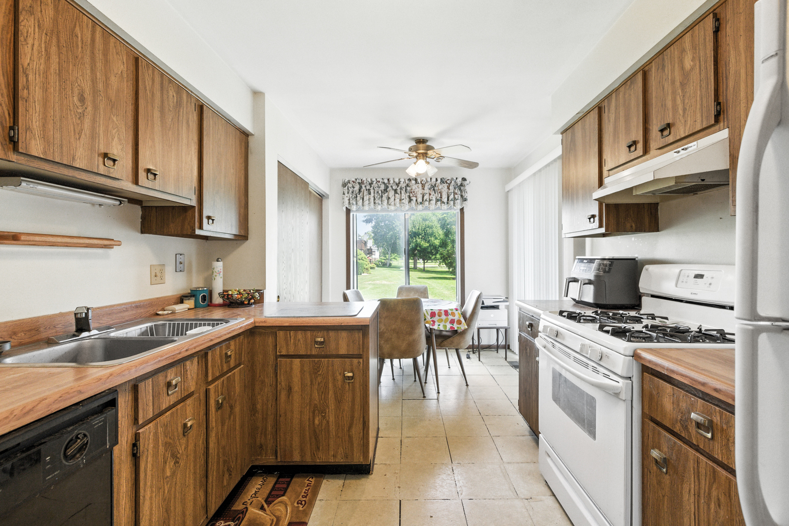 677 Cross Creek Drive Unit: AA
