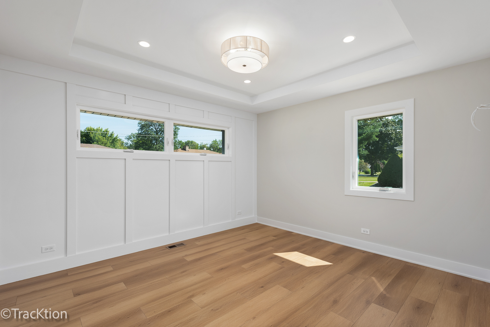 137 W Chicago Avenue