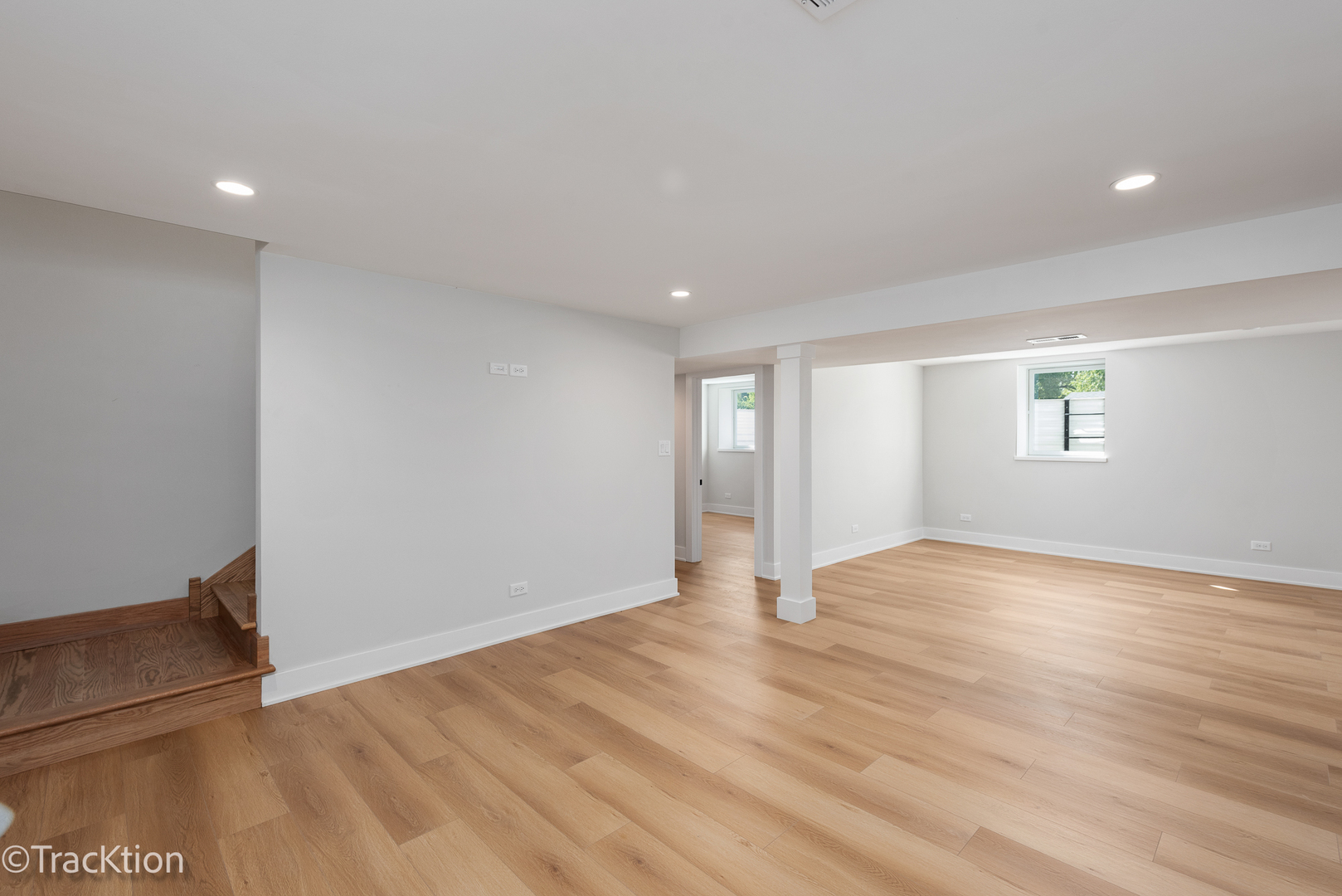 137 W Chicago Avenue