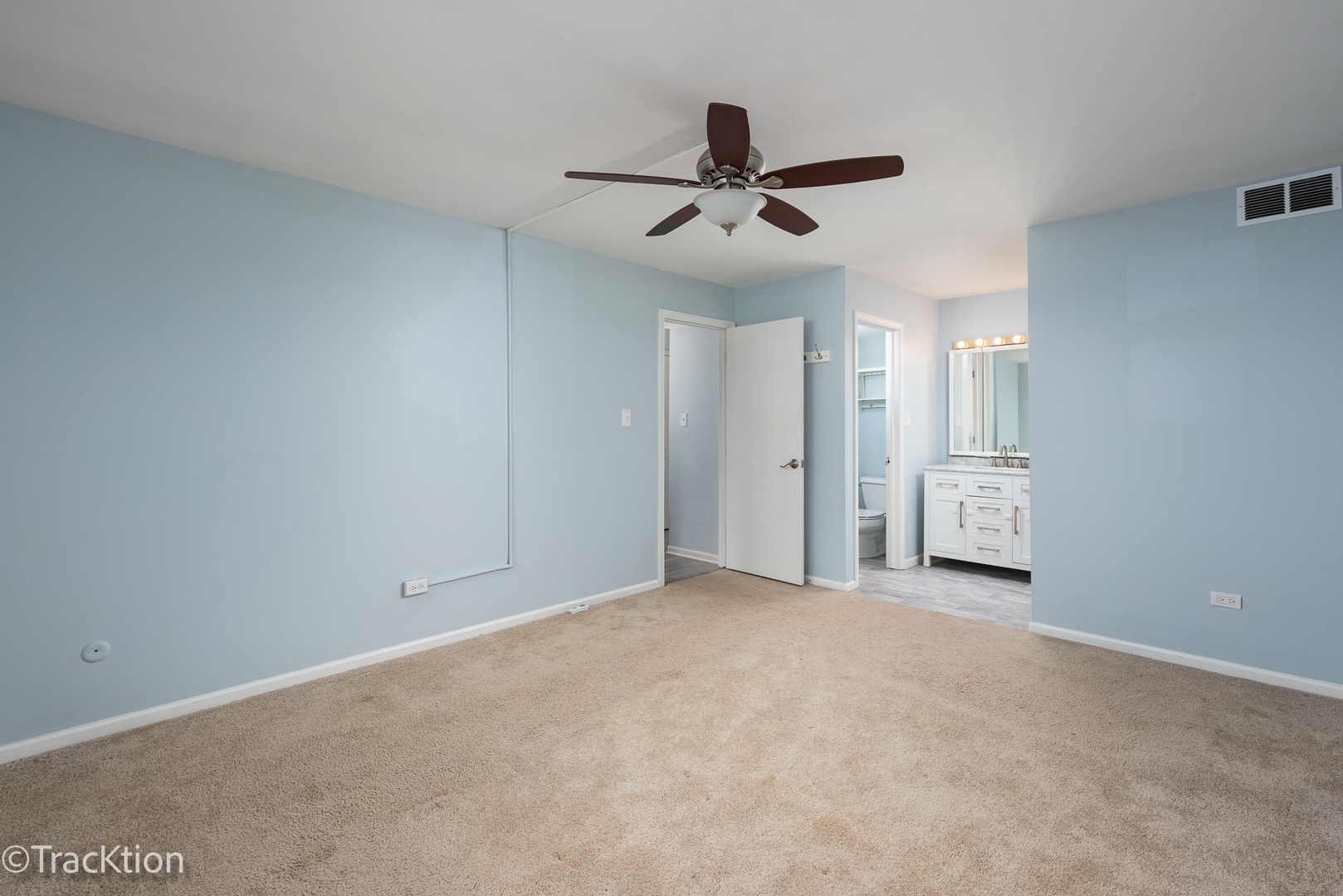 5825 Doe Circle Unit: 5825