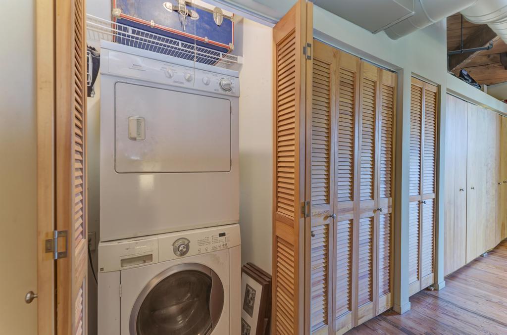 2161 N California Avenue Unit: 201