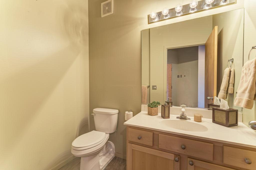 2161 N California Avenue Unit: 201