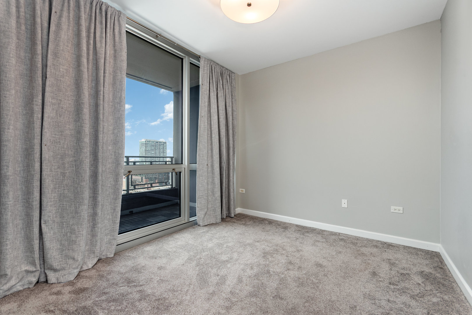 1901 S Calumet Avenue Unit: 2212