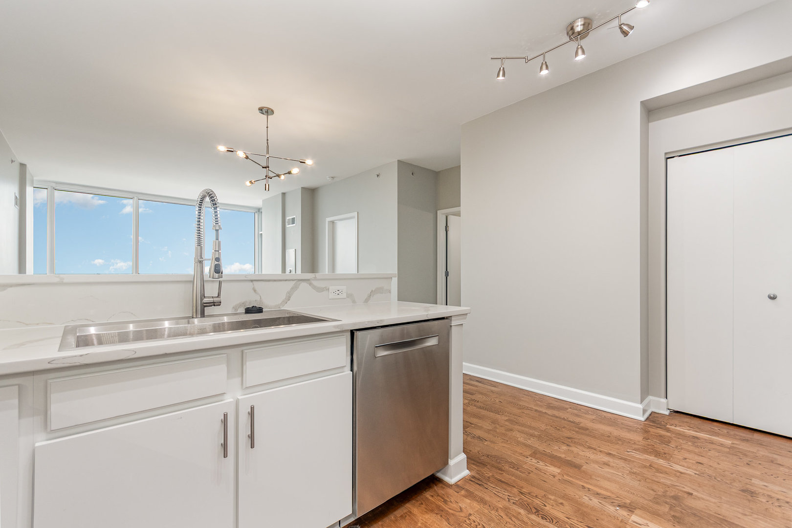 1901 S Calumet Avenue Unit: 2212