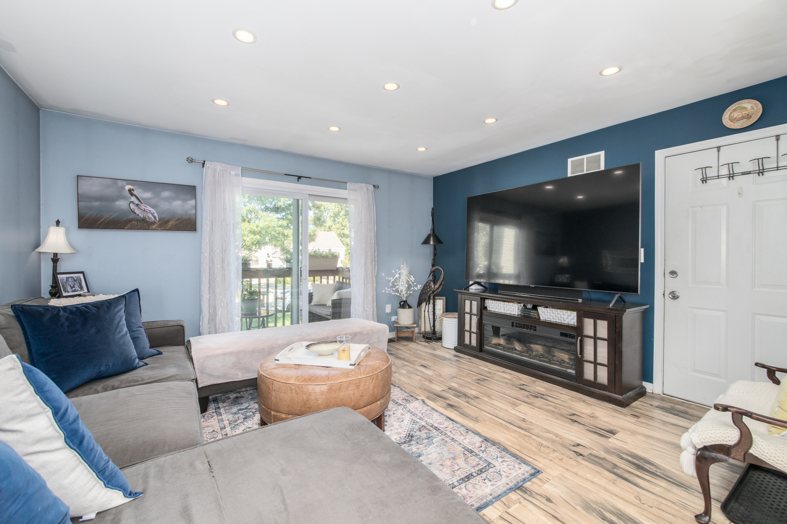 3831 Grove Avenue Unit: 1S