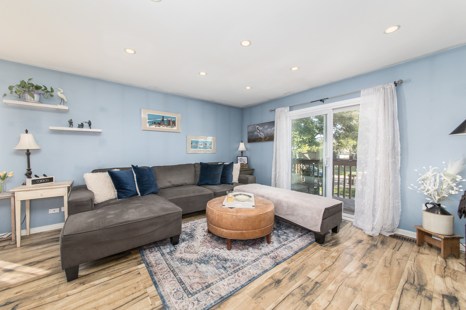 3831 Grove Avenue Unit: 1S