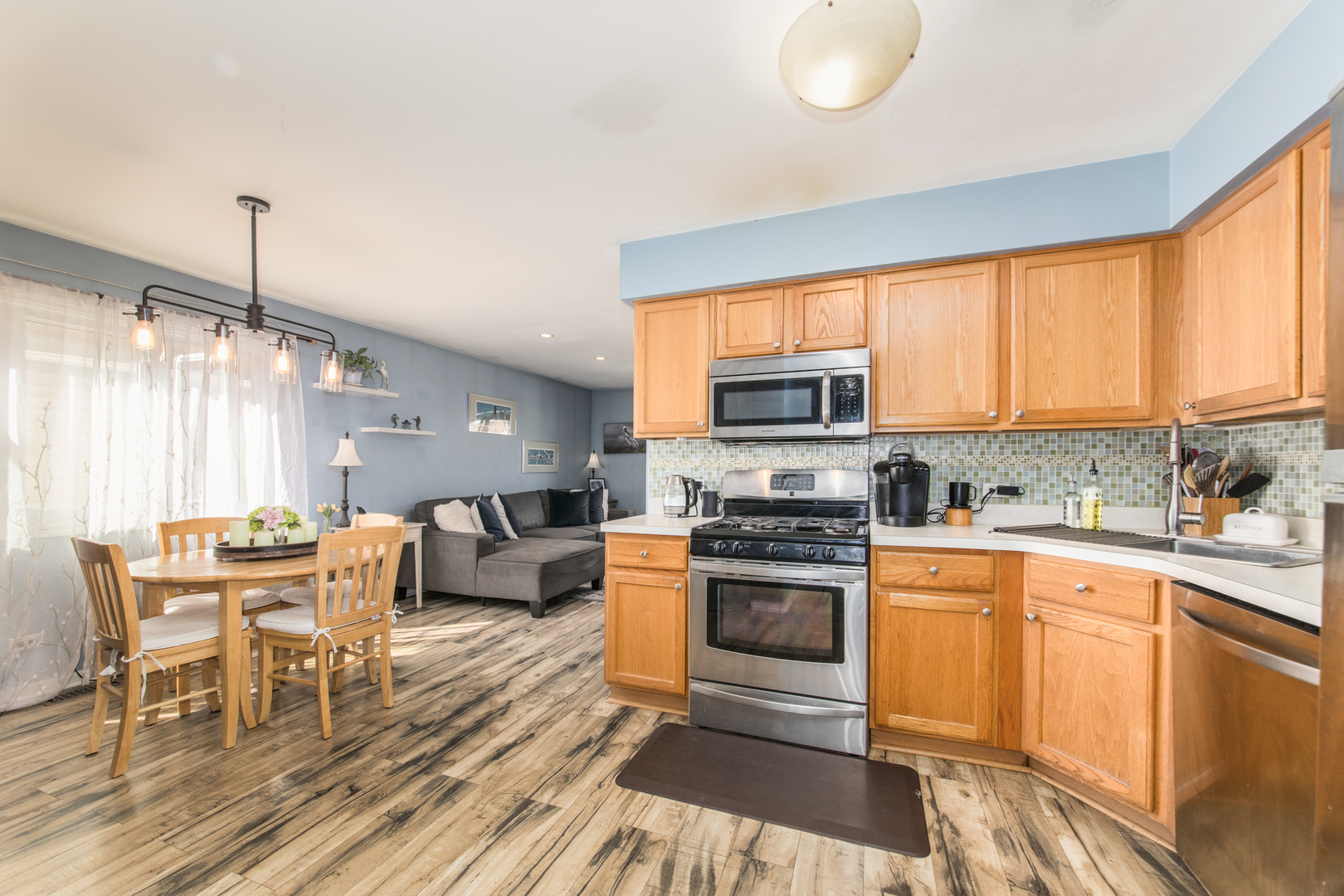 3831 Grove Avenue Unit: 1S
