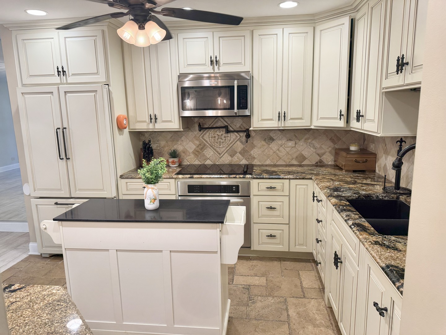 801 79TH Street Unit: 105