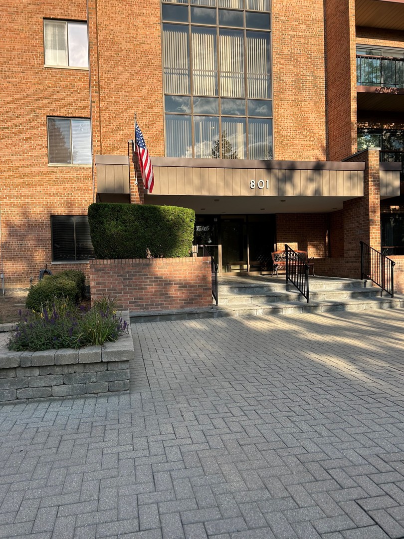801 79TH Street Unit: 105
