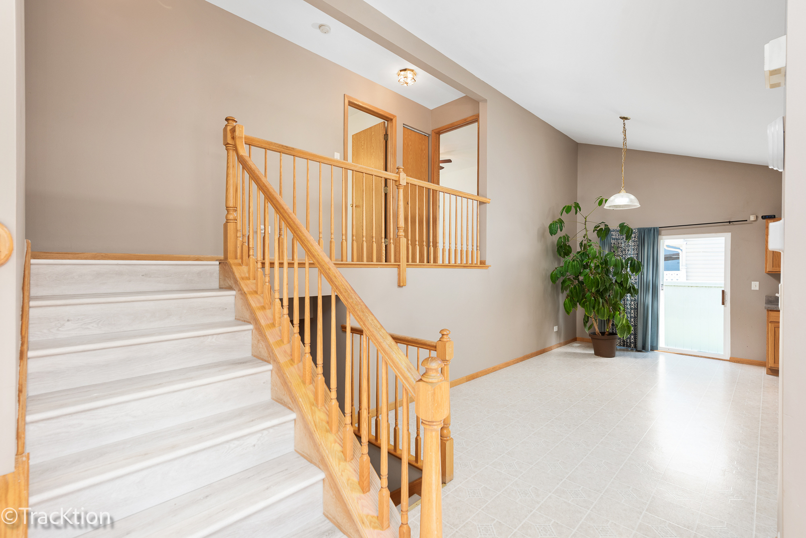 2703 Oak Ridge Lane