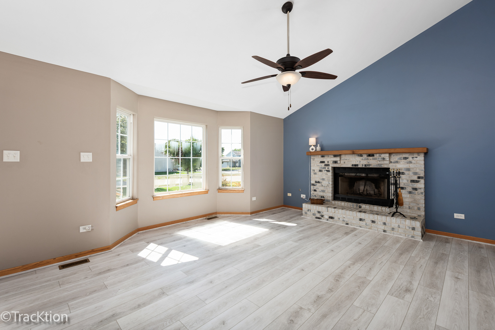 2703 Oak Ridge Lane