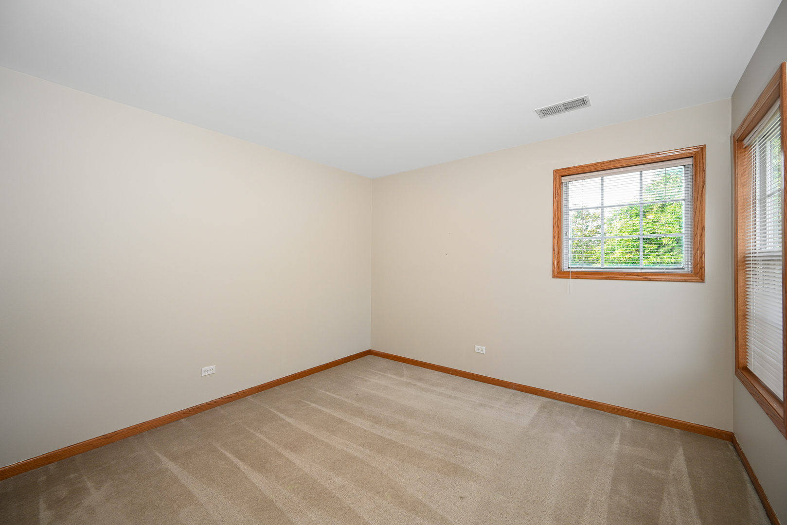 2037 S LINCOLN Avenue Unit: 2037