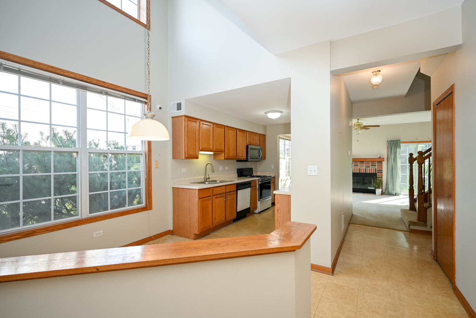 2037 S LINCOLN Avenue Unit: 2037