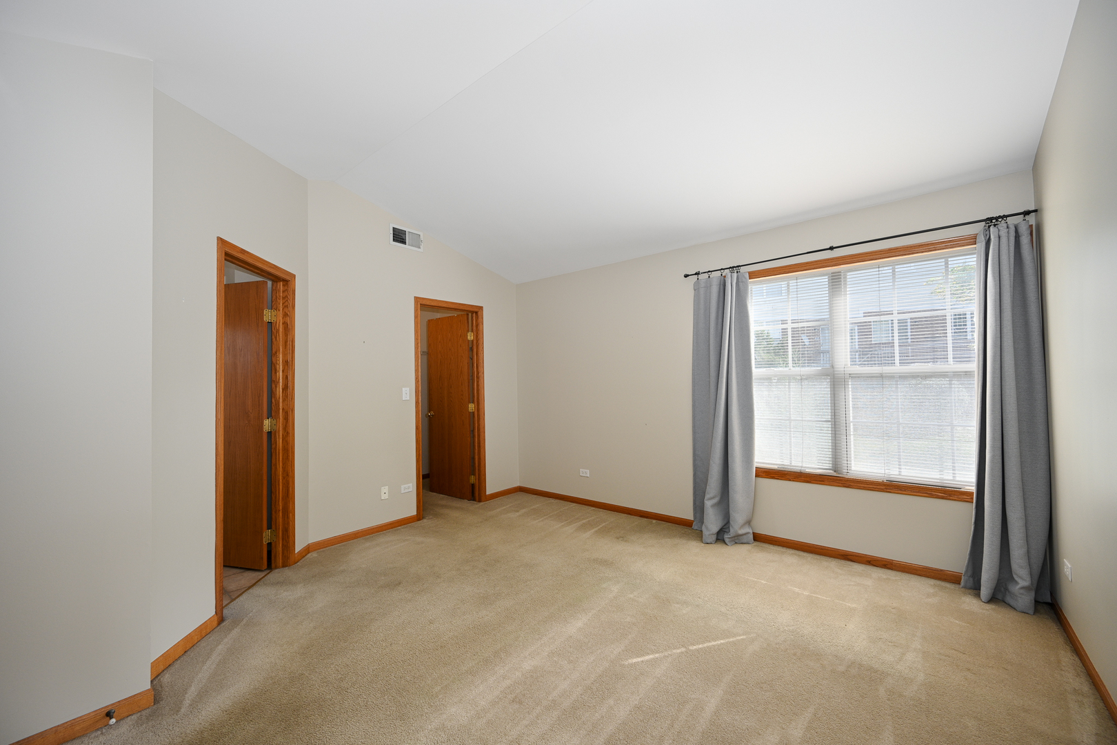 2037 S LINCOLN Avenue Unit: 2037