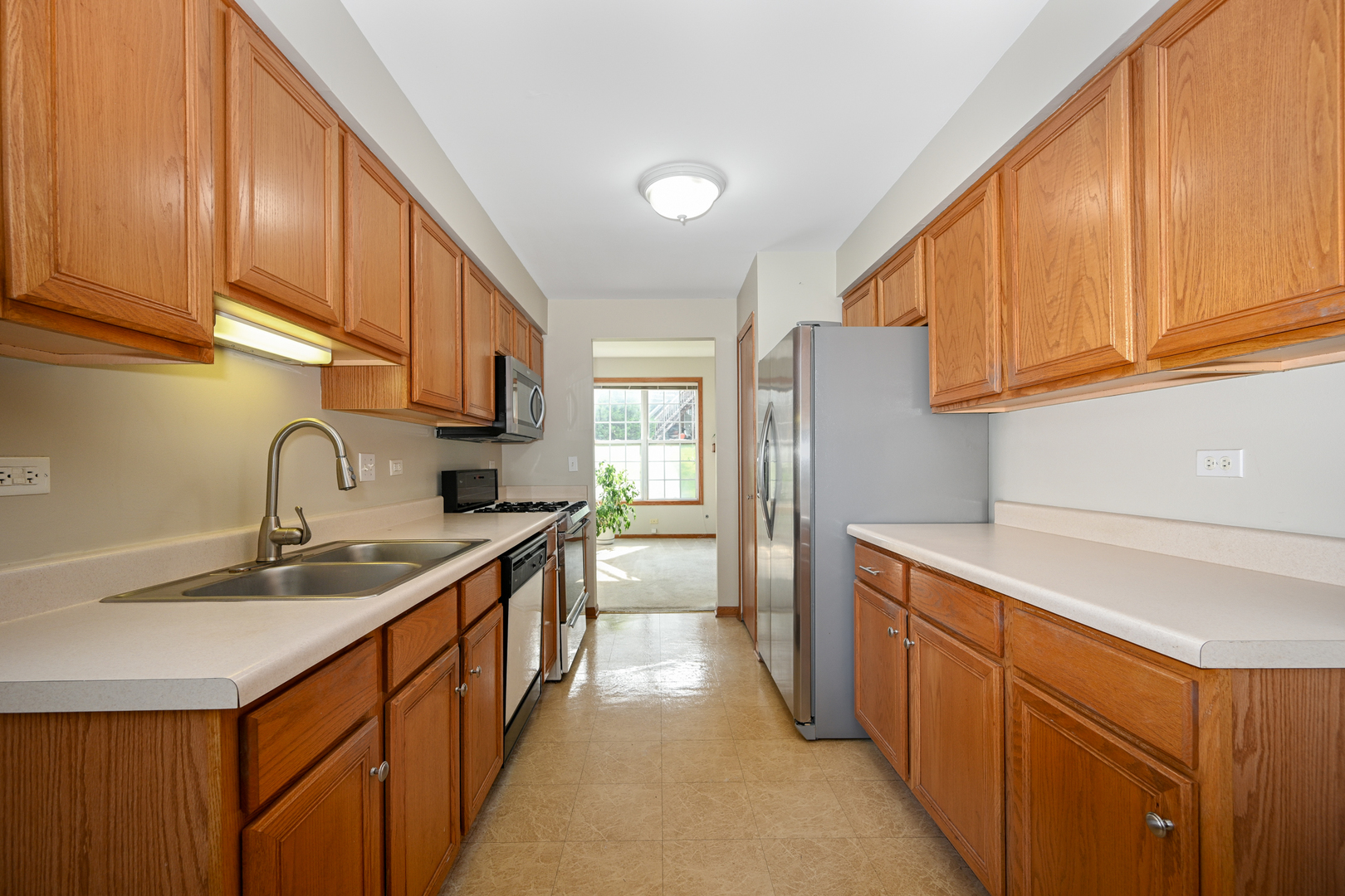 2037 S LINCOLN Avenue Unit: 2037