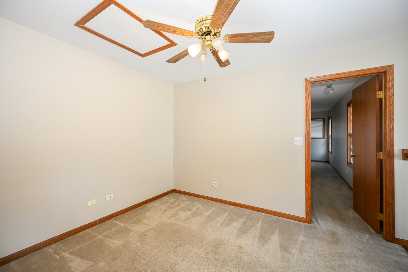 2037 S LINCOLN Avenue Unit: 2037