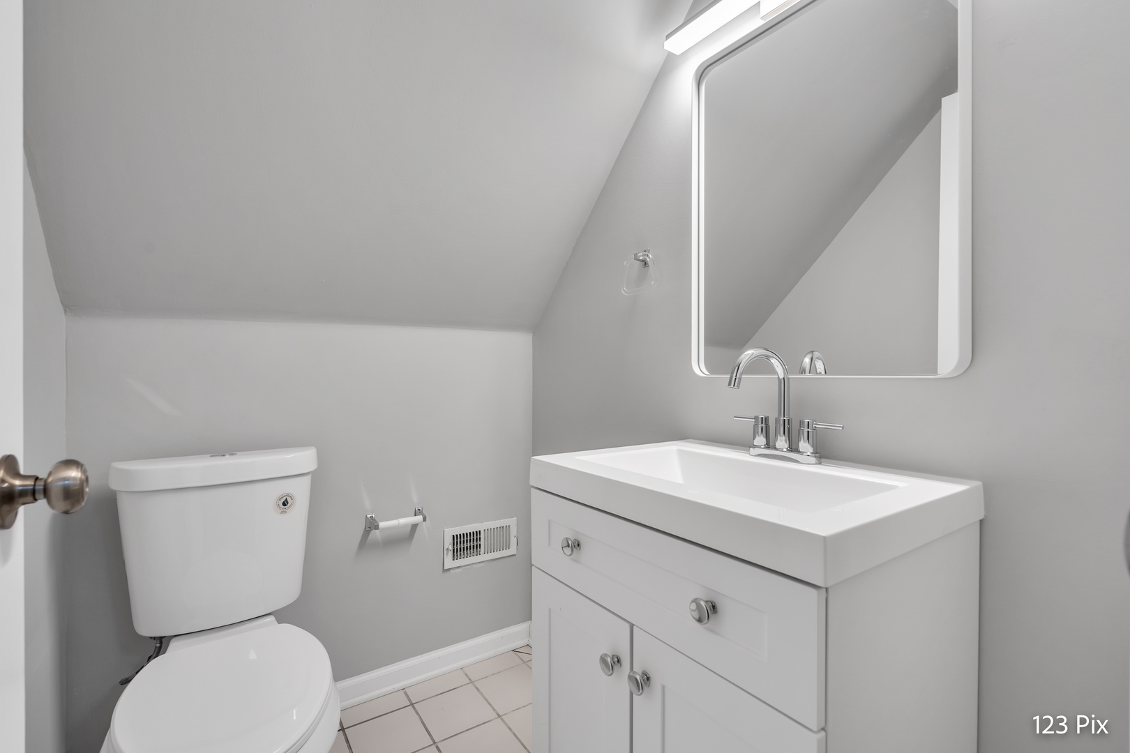 3614 W 86th Place