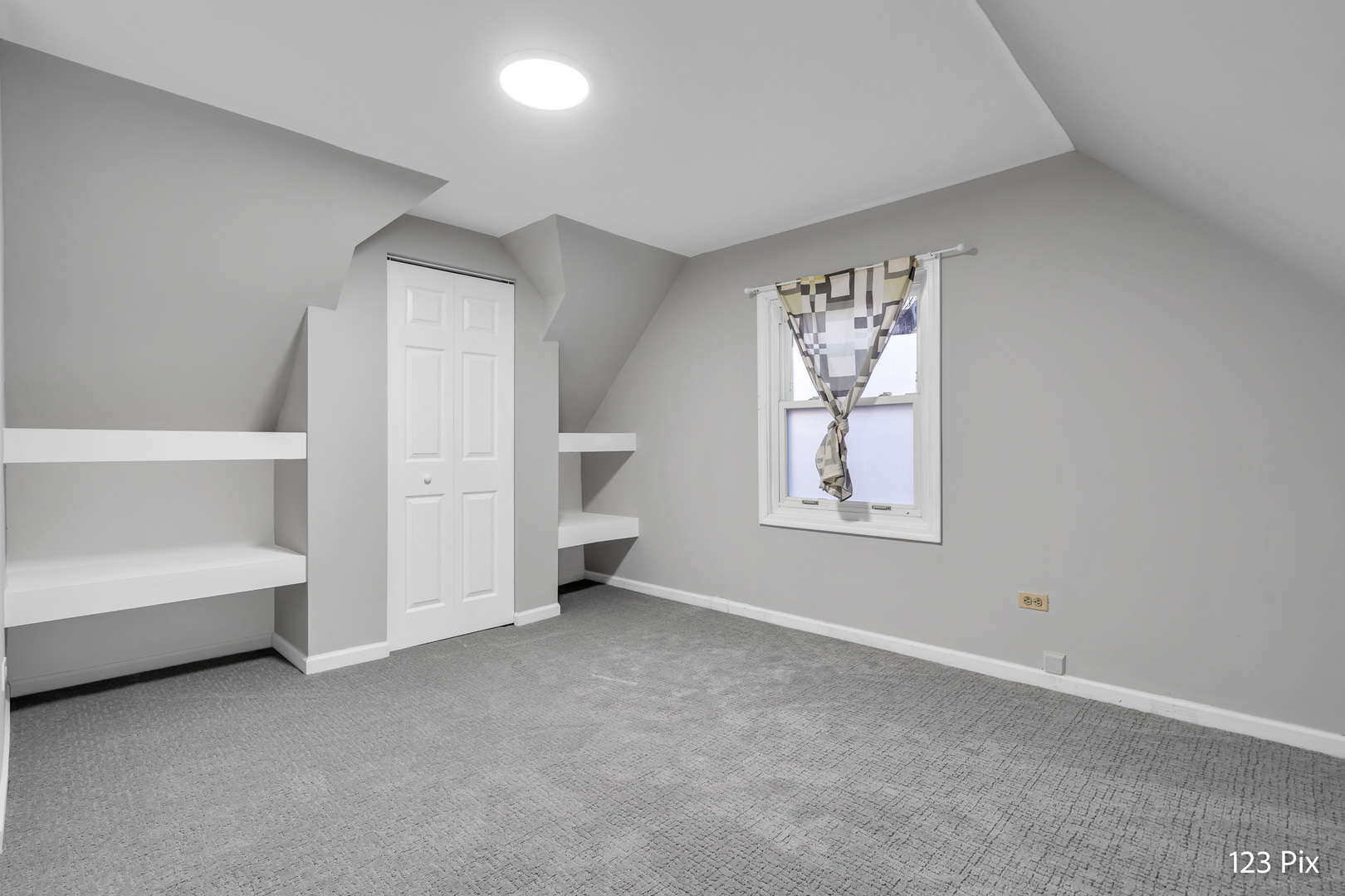 3614 W 86th Place