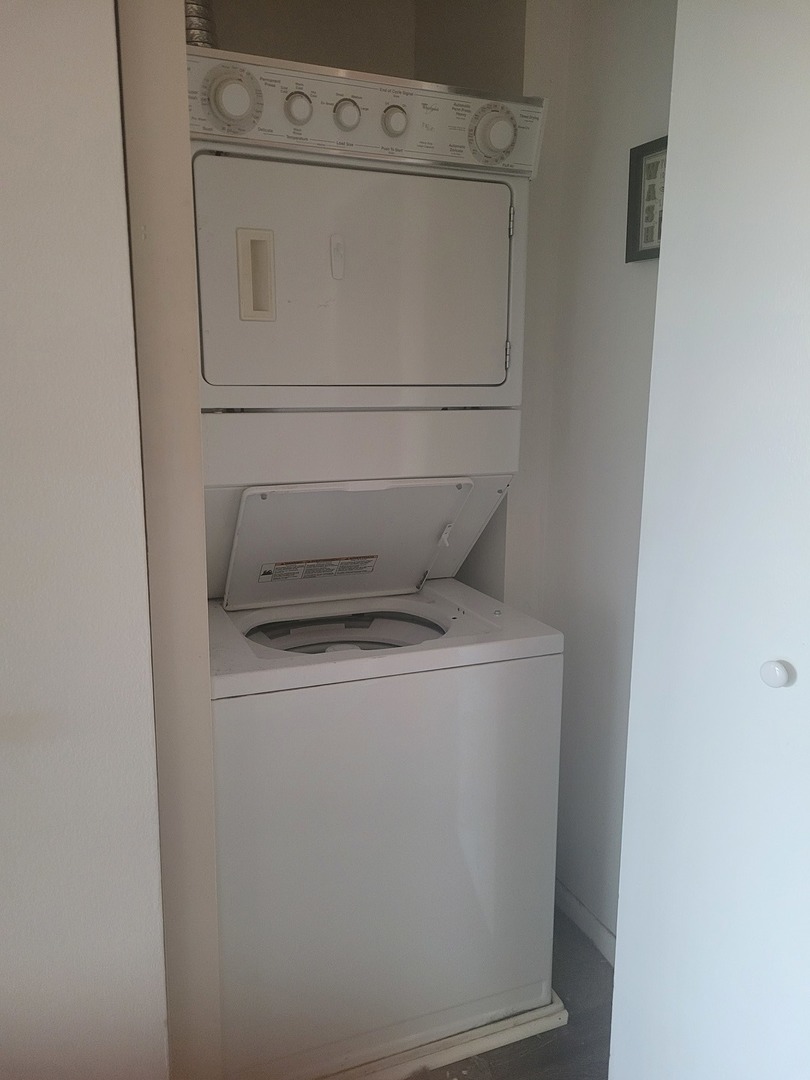 6010 oakwood Drive Unit: 5B