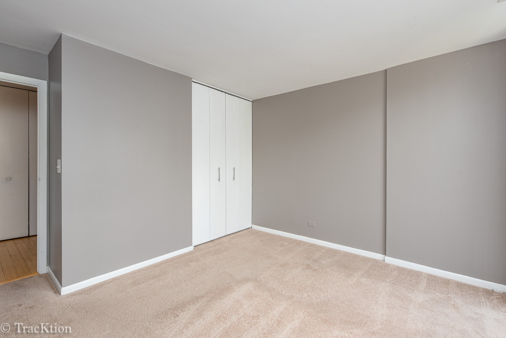 1833 FOUR LAKES Avenue Unit: 4H
