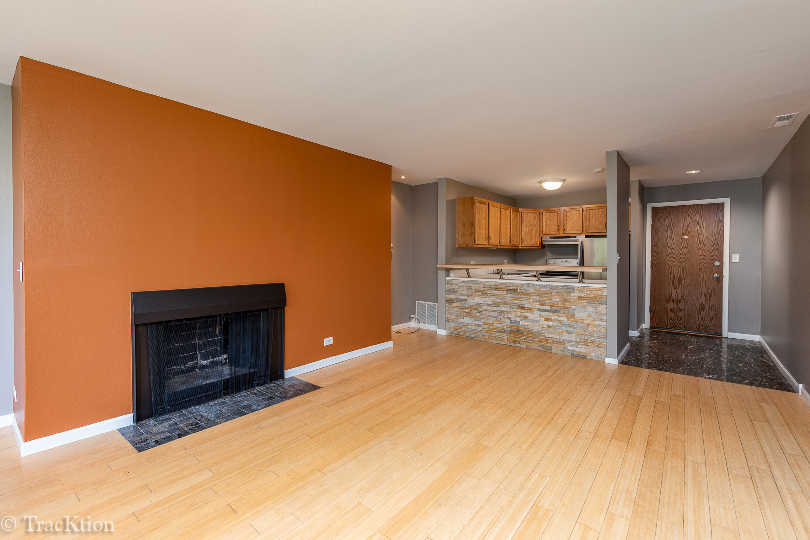 1833 FOUR LAKES Avenue Unit: 4H