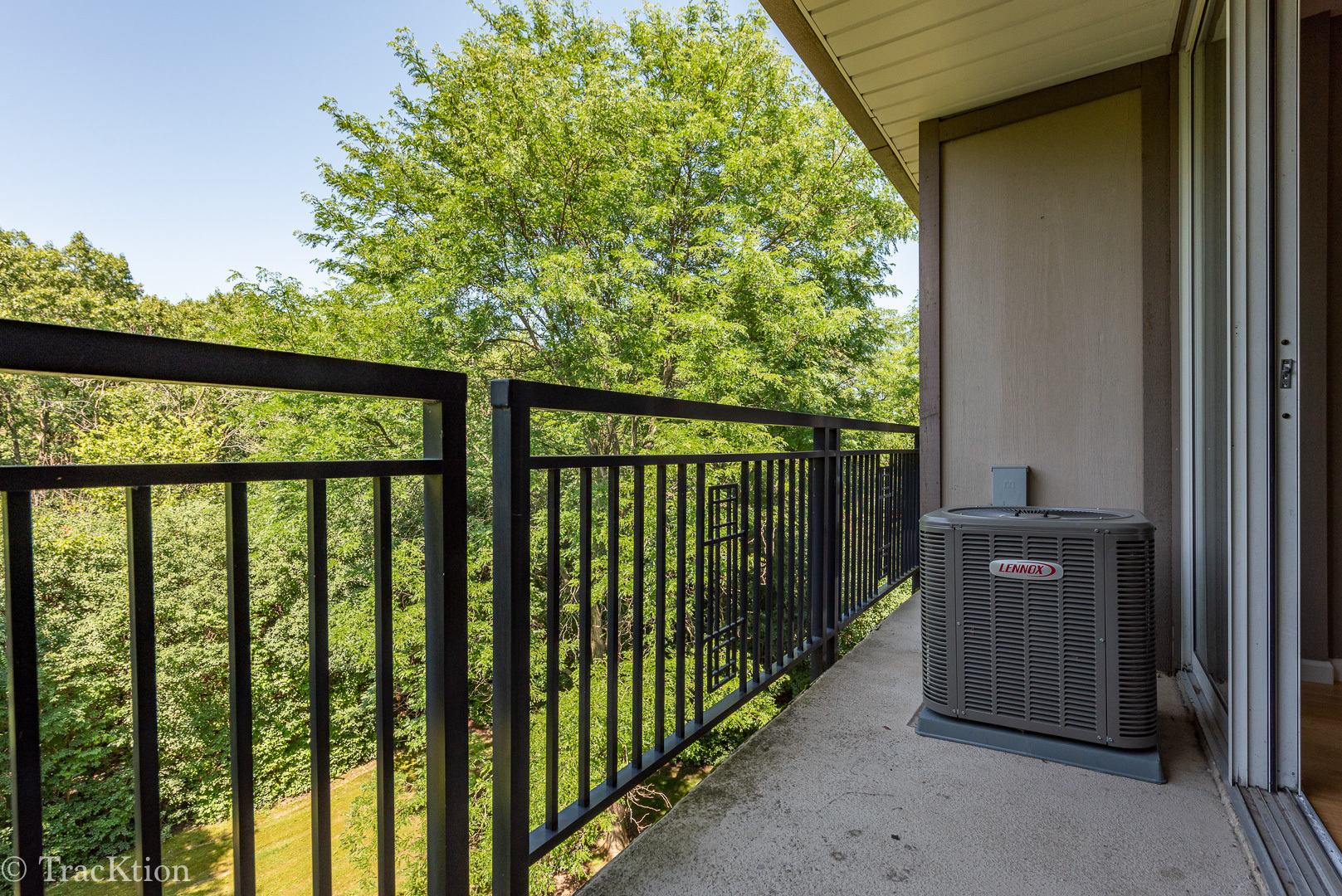 1833 FOUR LAKES Avenue Unit: 4H