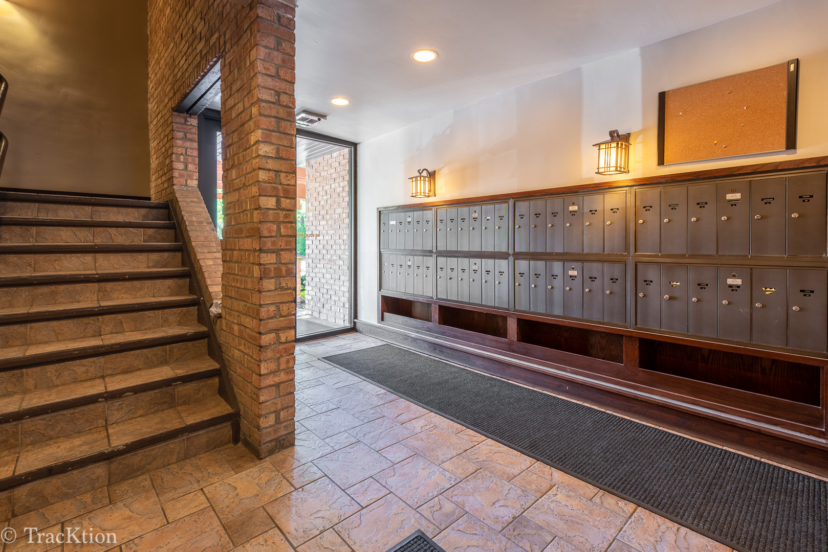 1833 FOUR LAKES Avenue Unit: 4H