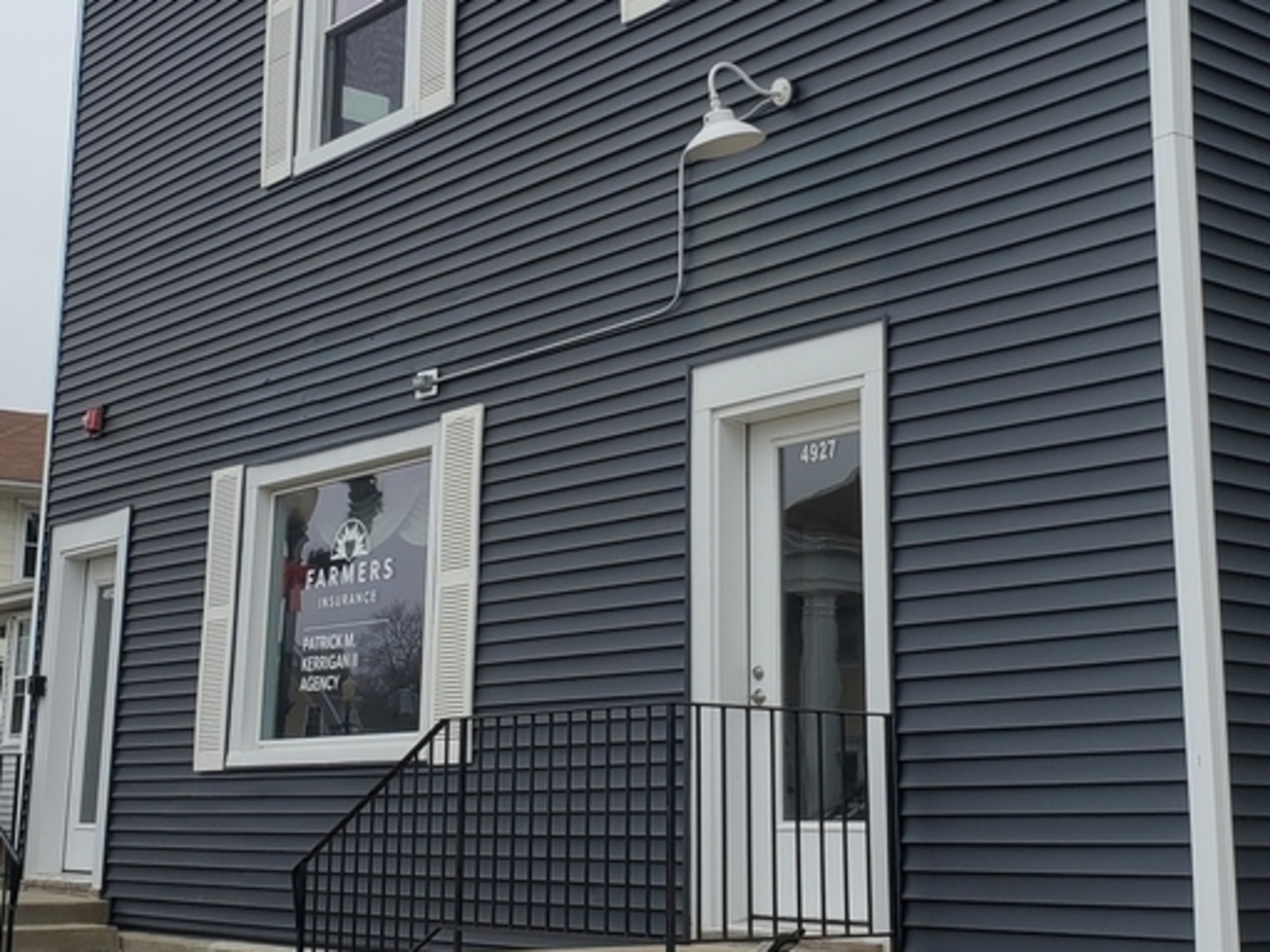4927 Main Street Unit: 1F