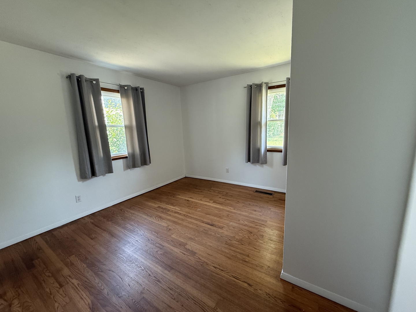 29 N ROSLYN Road
