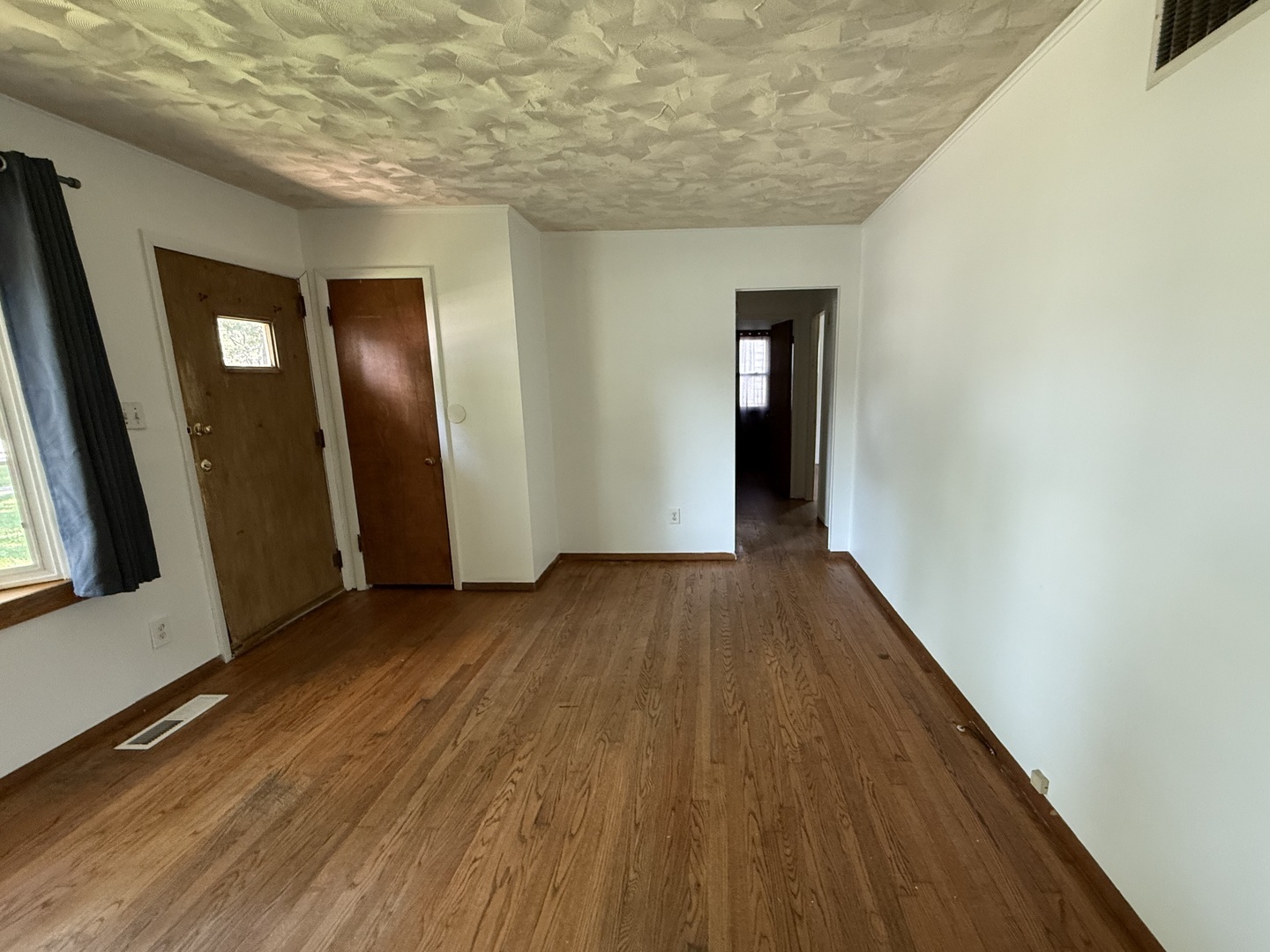 29 N ROSLYN Road