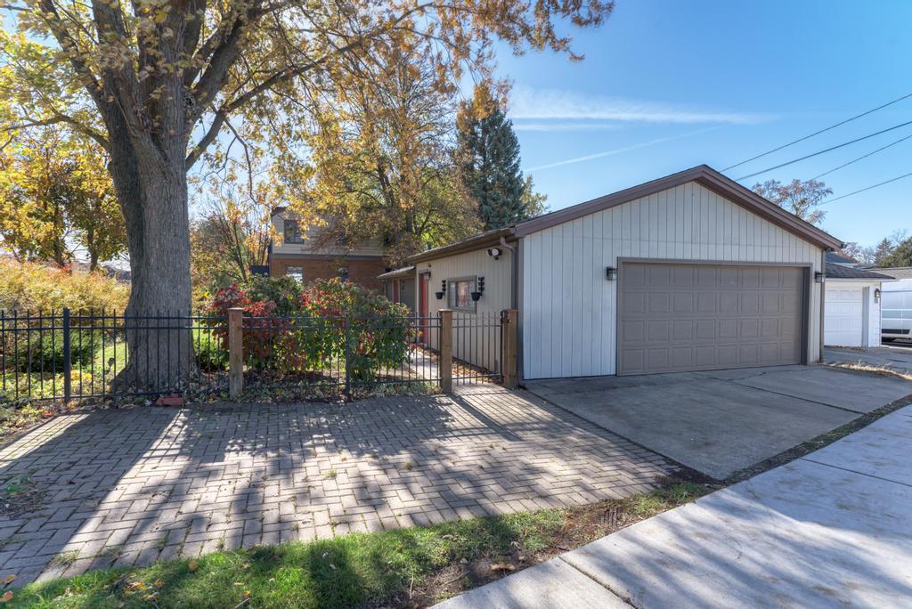 322 E Elm Street