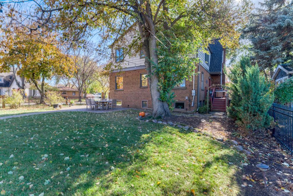 322 E Elm Street