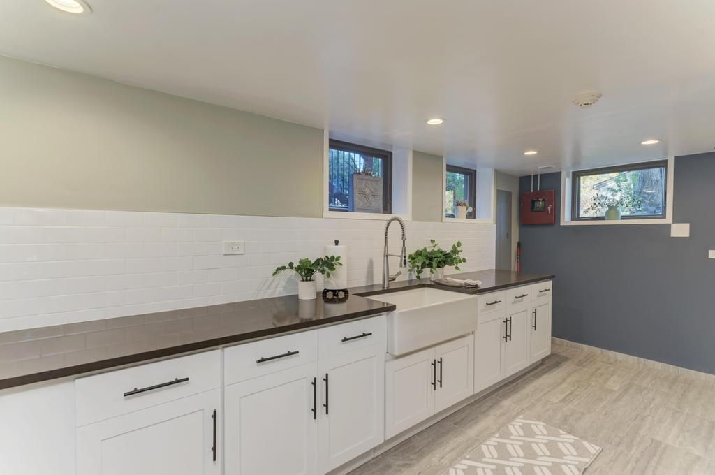 322 E Elm Street