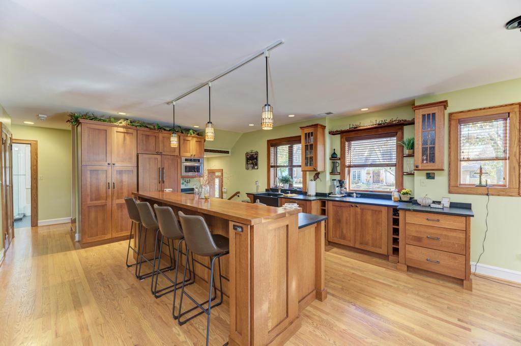 322 E Elm Street