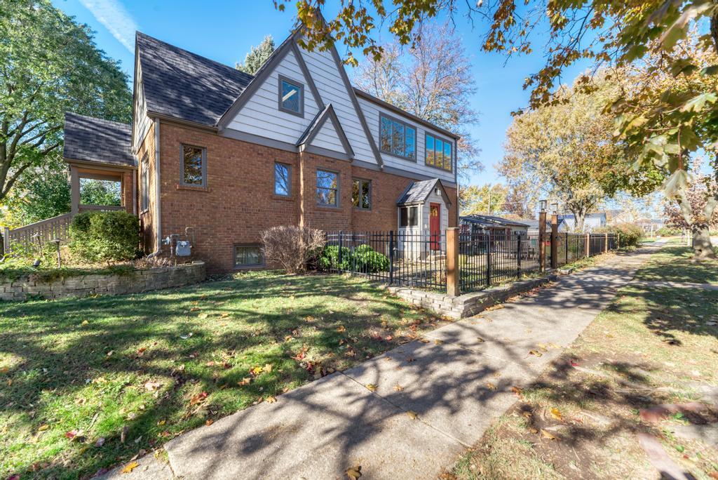 322 E Elm Street